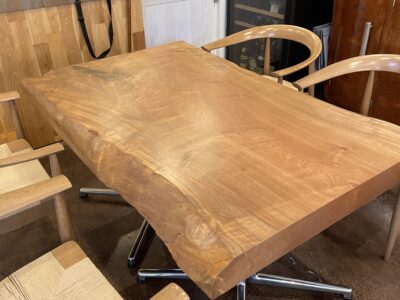 「木の温もりが織りなす、至福のダイニング体験」