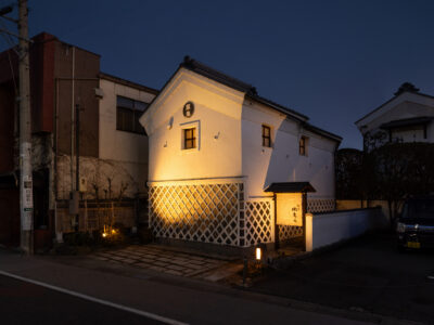 【うなぎ屋 2/20 OPEN　四柱神社近く女鳥羽川沿い　鰻家　岡むら  】